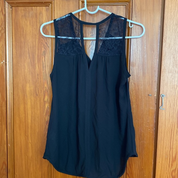 Black sleeveless blouse with lace shoulder detail - Picture 2 of 5
